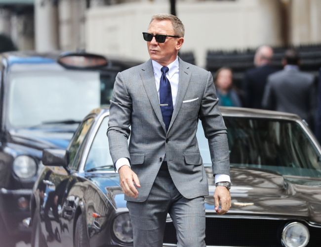 daniel-craig-workout-routine-diet-plan-updated-on-october-2023